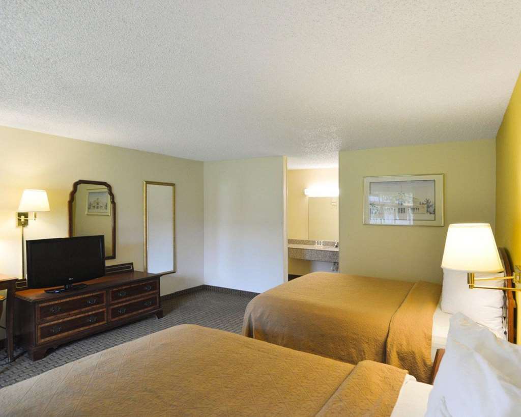 Quality Inn 2*